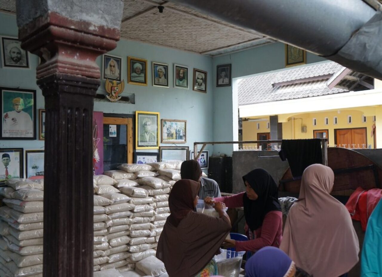 Santunan Kepada Masyarakat