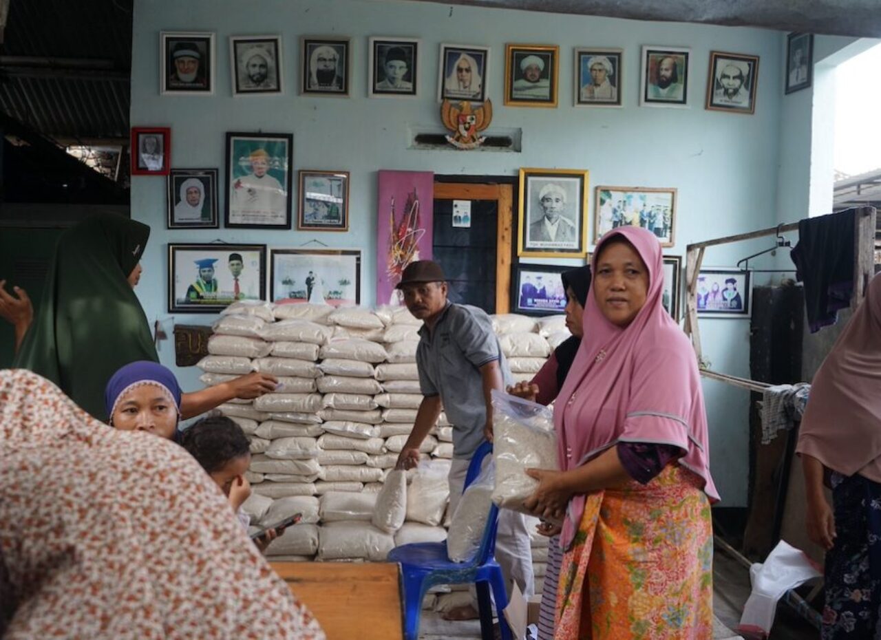 Santunan Kepada Masyarakat