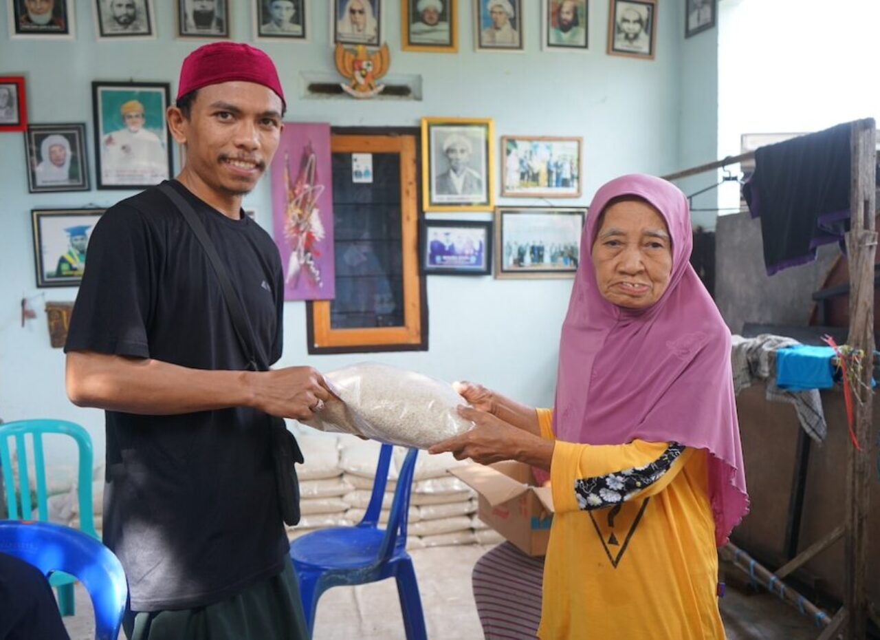 Santunan Kepada Masyarakat
