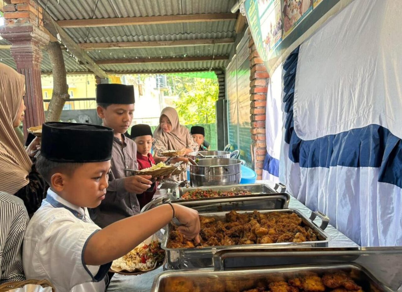 Makan bersama