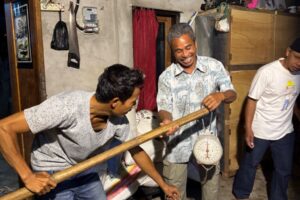 Menimbang jumlah beras